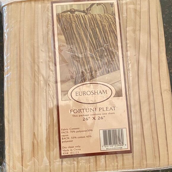 Pleated 26” EuroSham new Tan/Gold Stripe - Picture 2 of 4